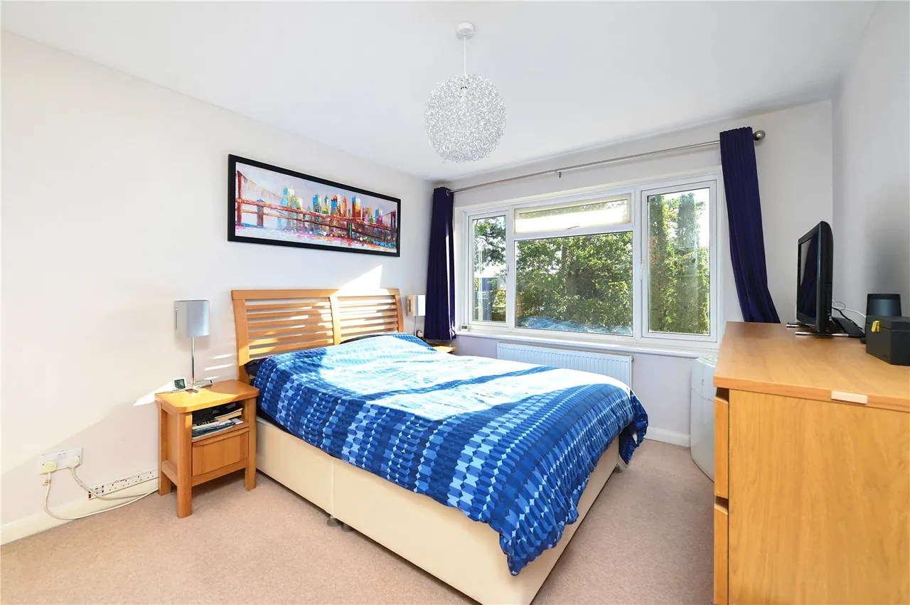 Highwood Close, Yateley, GU46, photo 5