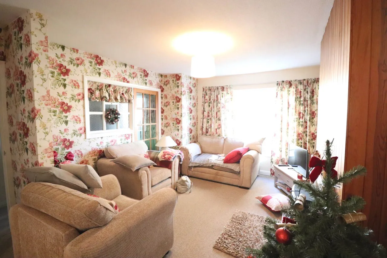 Deeds Grove, High Wycombe, HP12 3NY, photo 2