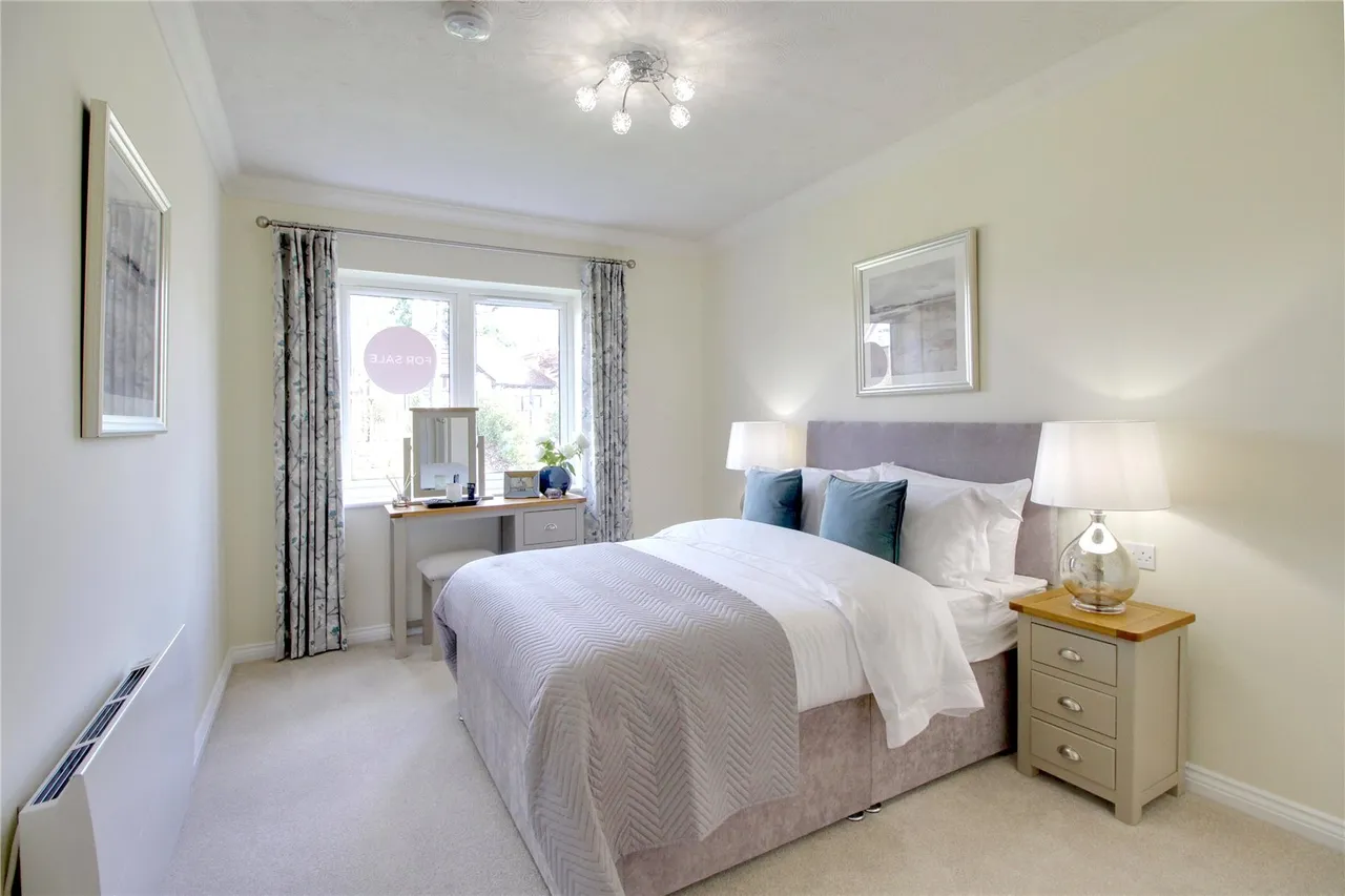 Victoria Road, Farnborough, GU14 7PN, photo 7