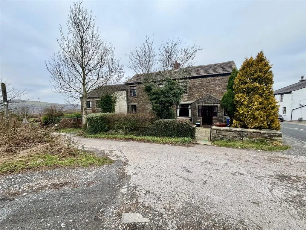 3 bed house for sale, Blacksnape Road, Darwen, BB3