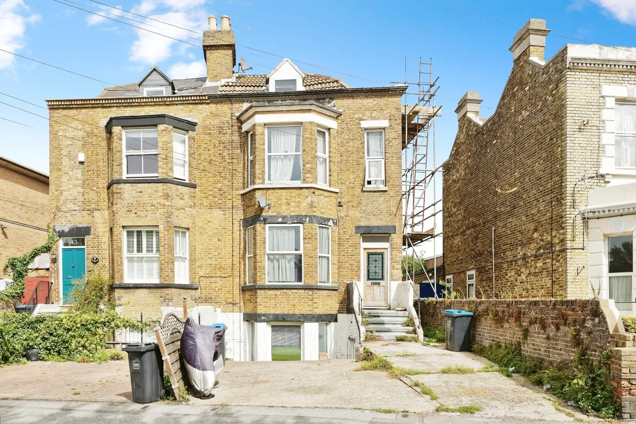 2 bed flat for sale, St. Peters Road, Margate, CT9