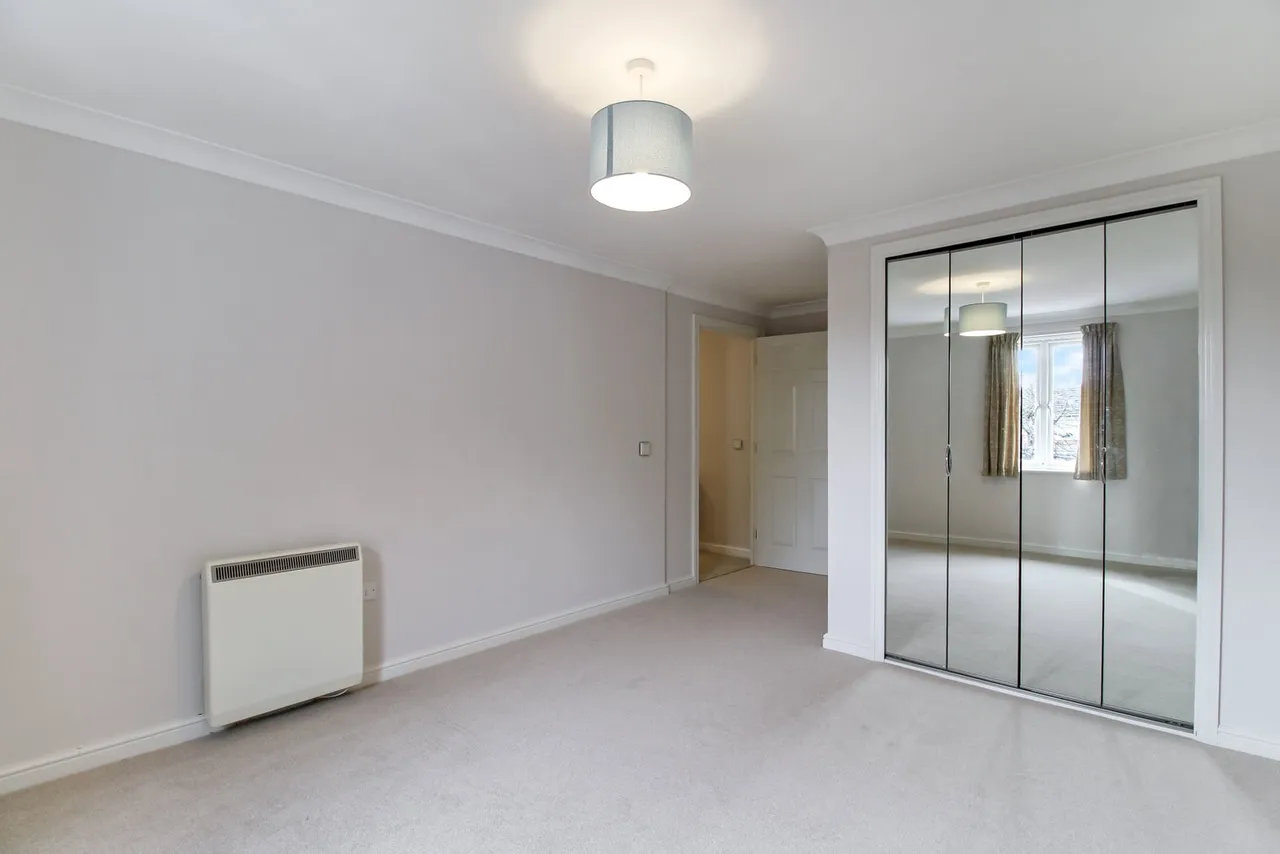 Cheltenham Road, Bishops Cleeve, photo 8