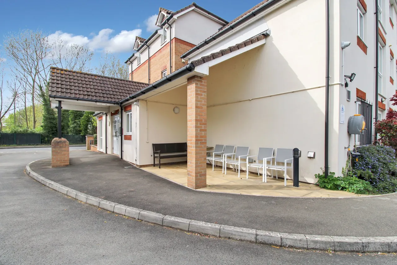 Cheltenham Road, Bishops Cleeve, photo 14
