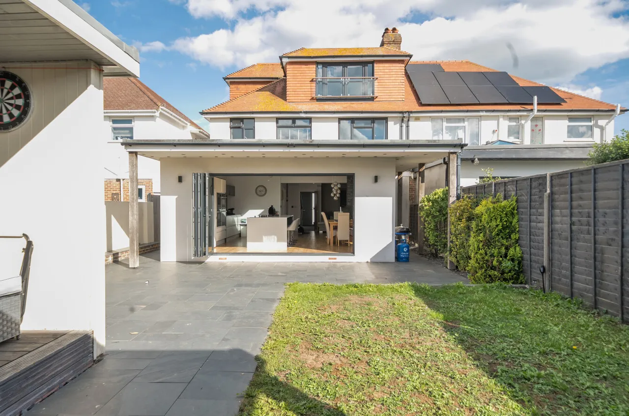 George V Avenue, Worthing, BN11, photo 15