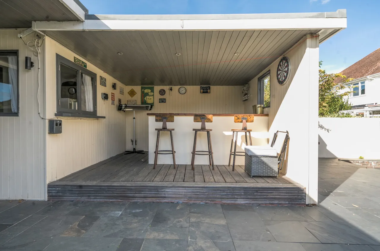 George V Avenue, Worthing, BN11, photo 9