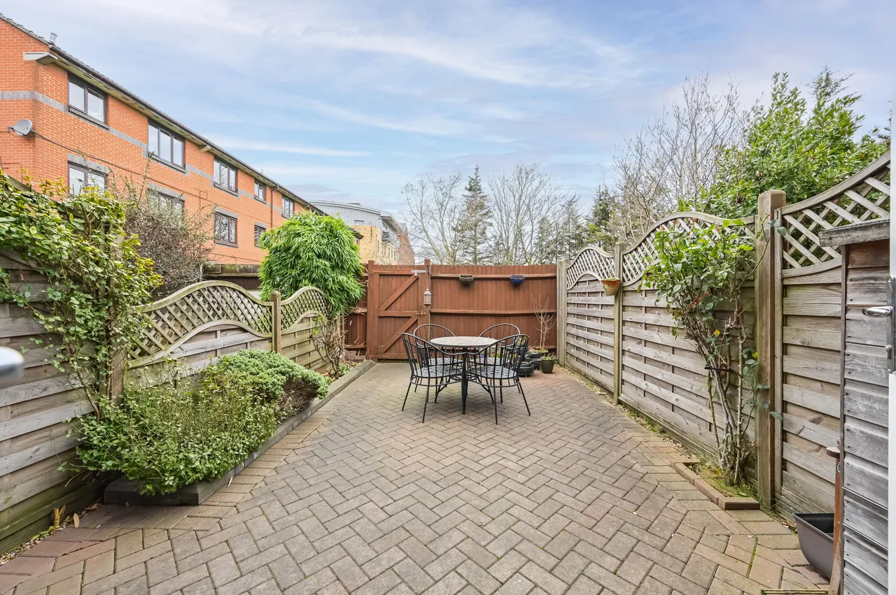 59 Wrexham Road, London, photo 3