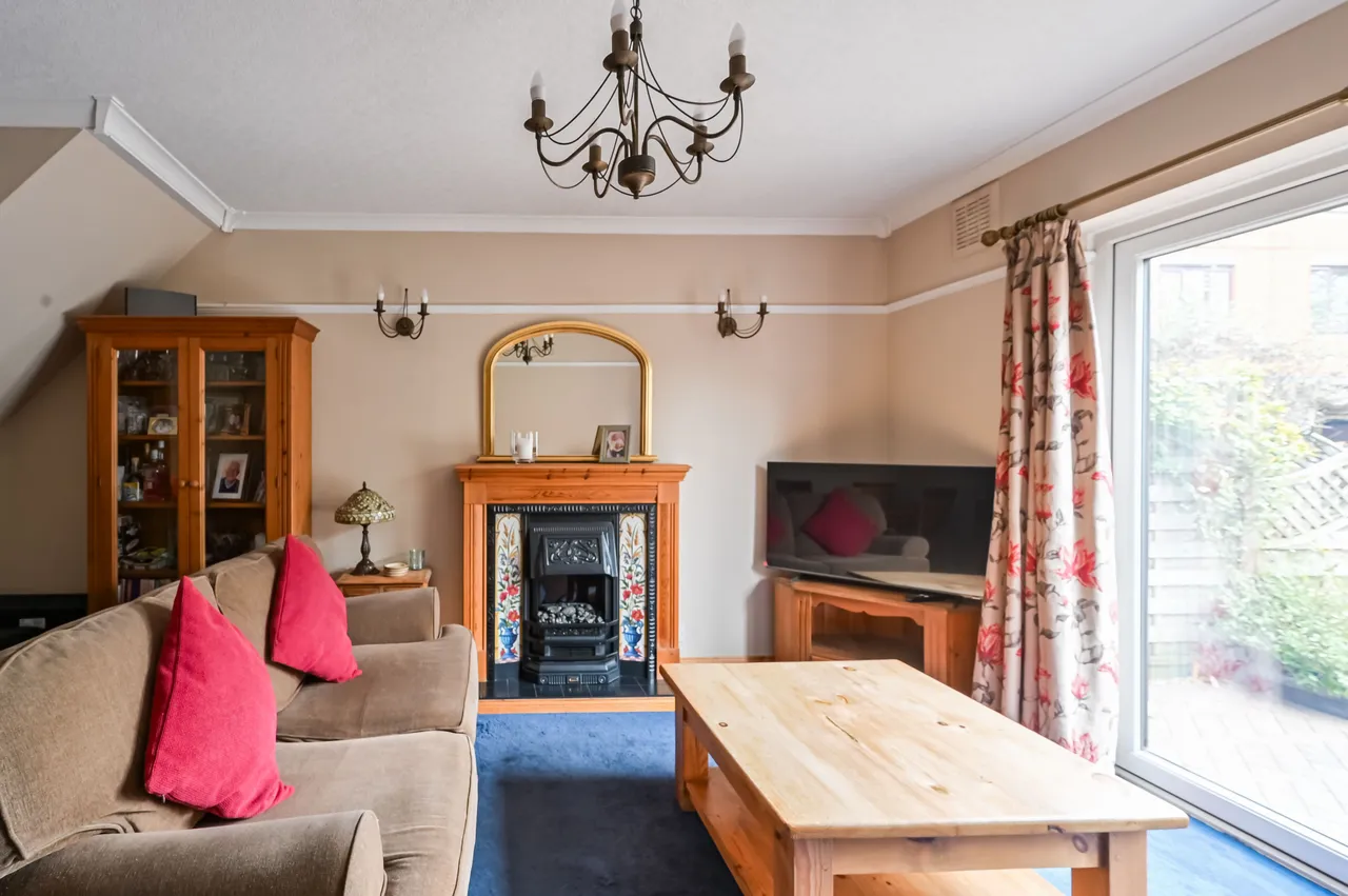 2 bed house for sale — 59 Wrexham Road, London