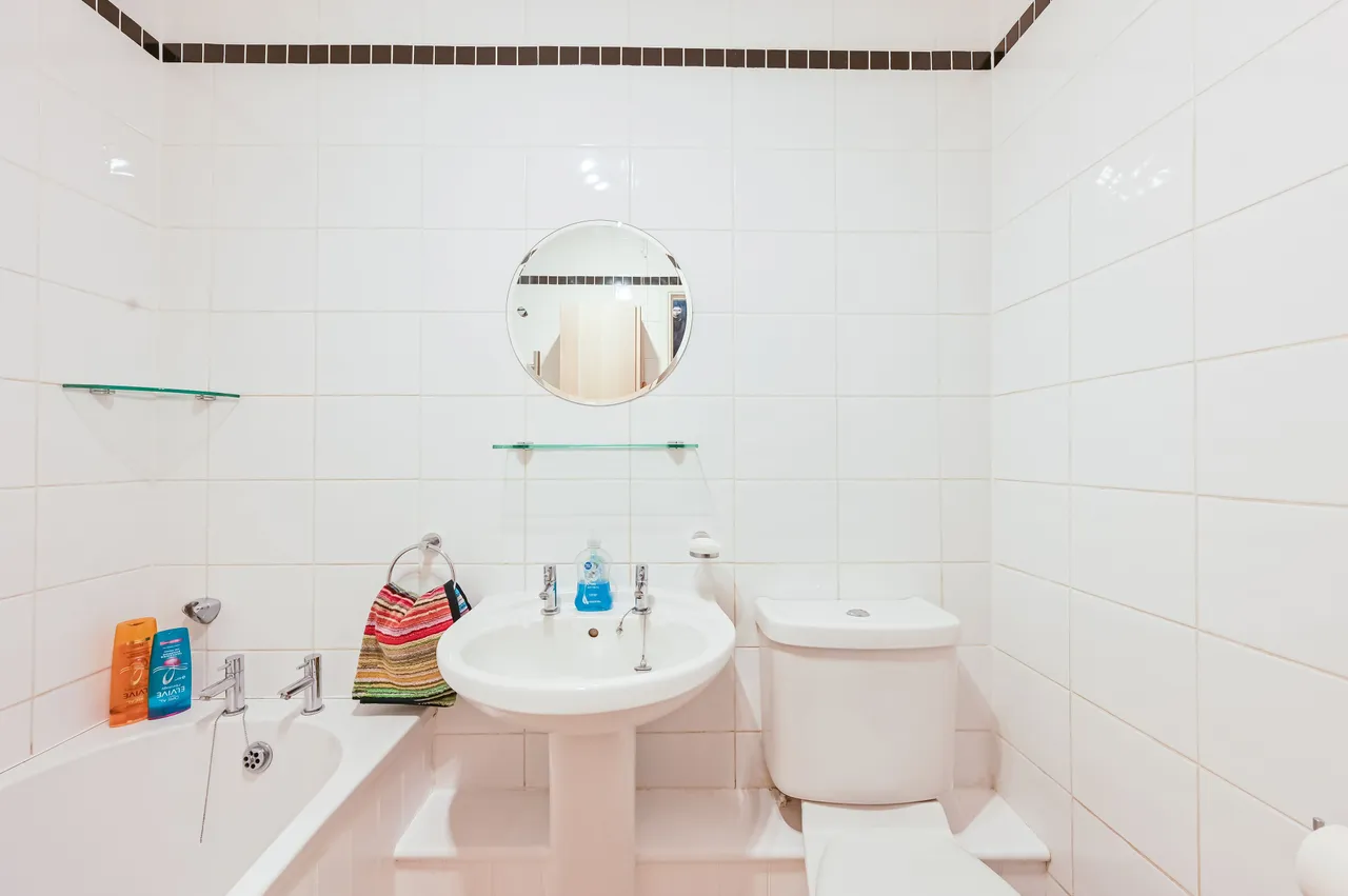 59 Wrexham Road, London, photo 11