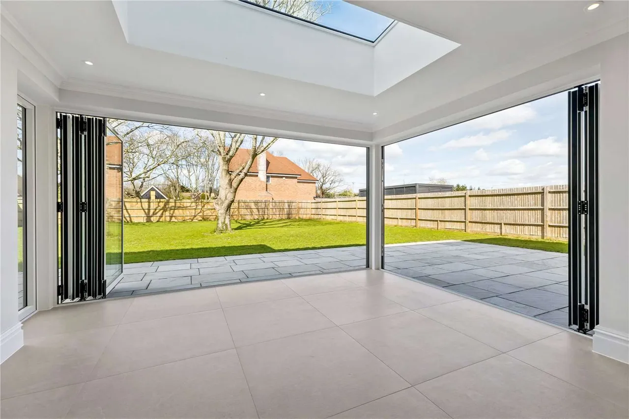 Alba House, Brook Avenue, Warsash, Southampton, SO31 9HR, photo 8