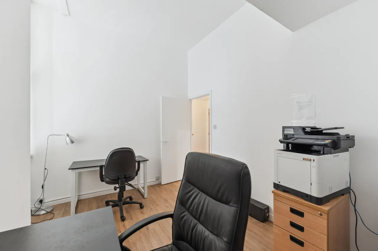 Miller Street, Canada Court, G1, photo 11