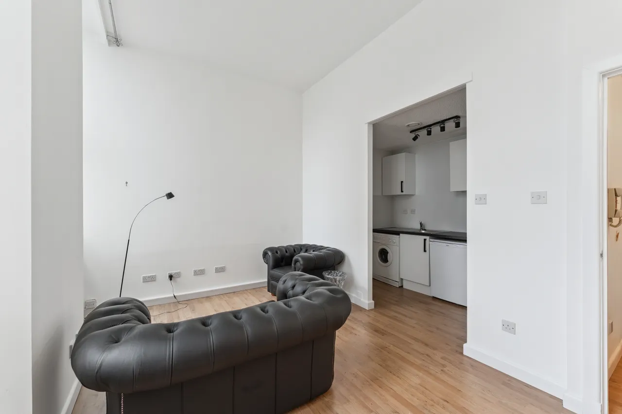 Miller Street, Canada Court, G1, photo 6