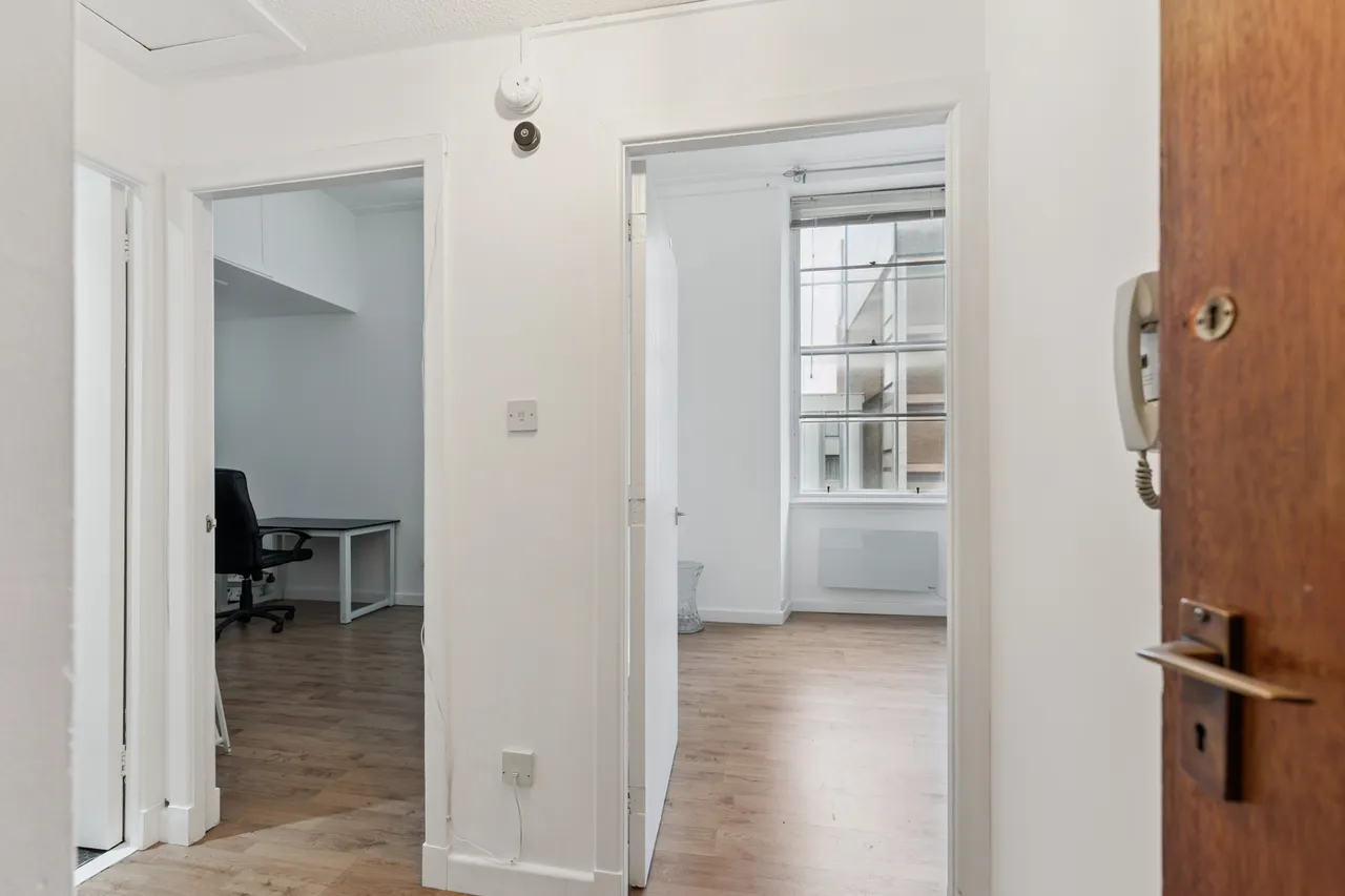 Miller Street, Canada Court, G1, photo 16