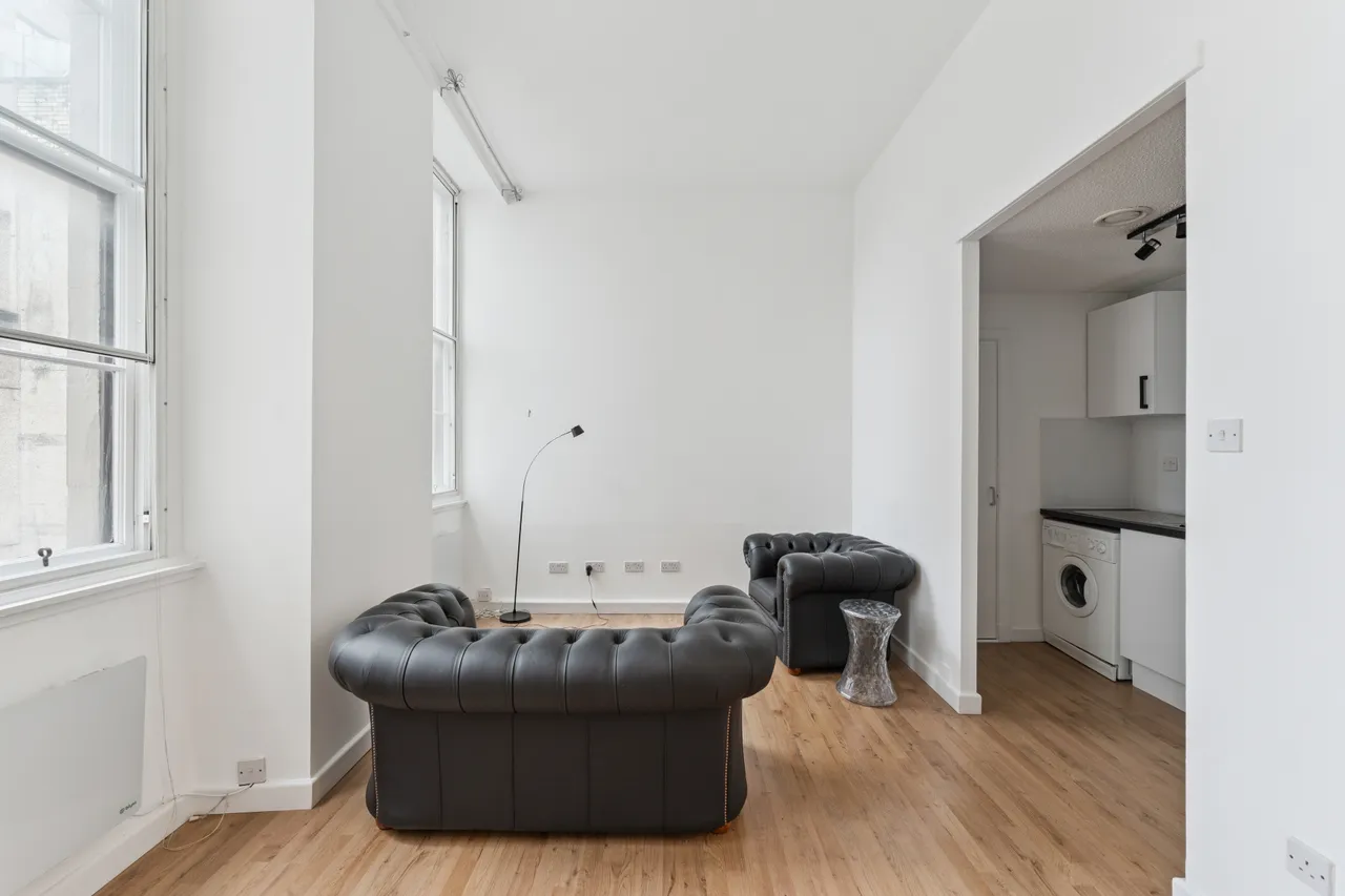 Miller Street, Canada Court, G1, photo 5
