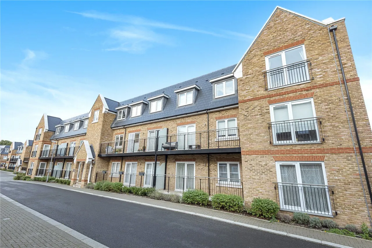 2 bed flat for sale — Jennings Court, Eden Road, Dunton Green, Sevenoaks, TN14 5GP