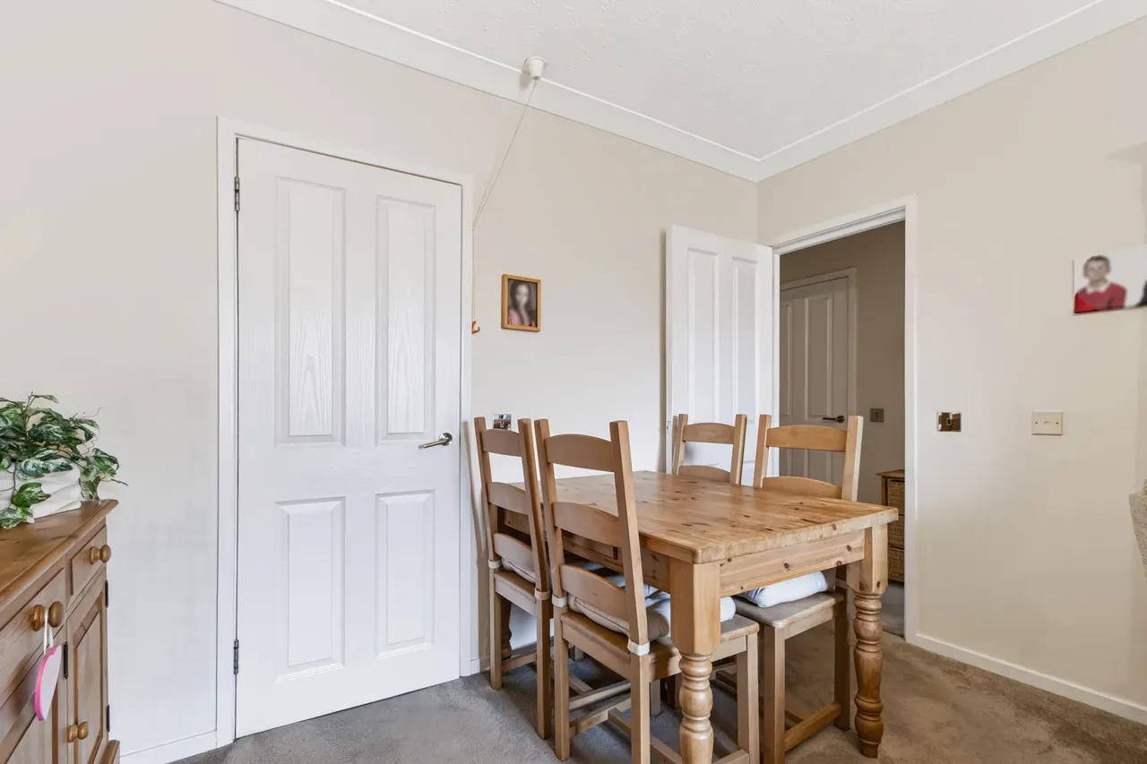 Oulton Court, Grappenhall, Warrington, WA4 2NT, photo 4