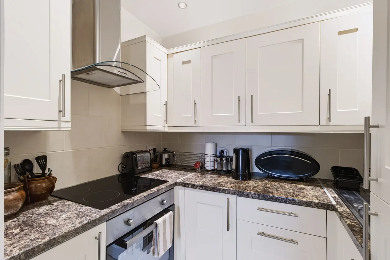 Oulton Court, Grappenhall, Warrington, WA4 2NT, photo 5