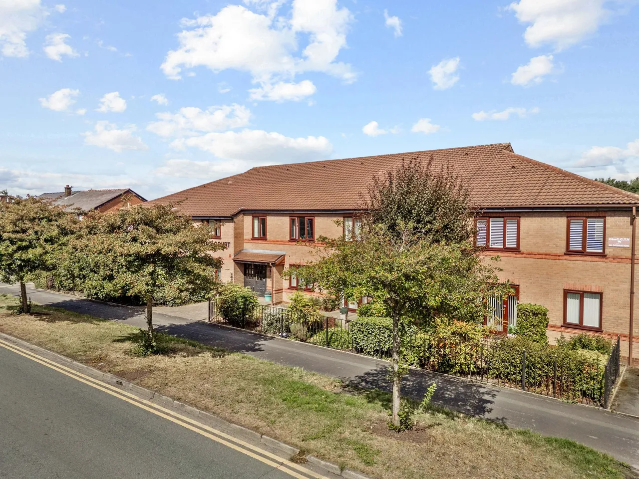 1 bed flat for sale — Oulton Court, Grappenhall, Warrington, WA4 2NT