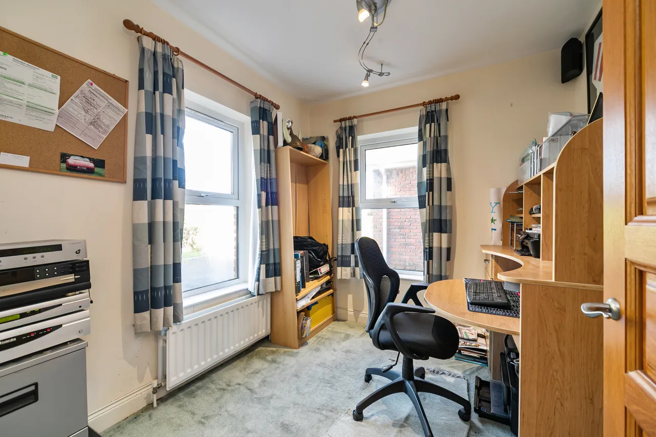 Ballynahatty Road, Belfast, photo 16