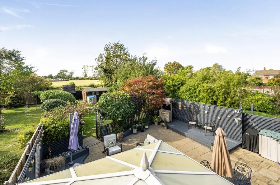 Raven Crescent, Westcott, HP18, photo 16