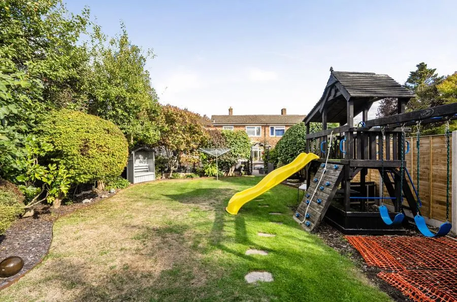 Raven Crescent, Westcott, HP18, photo 17