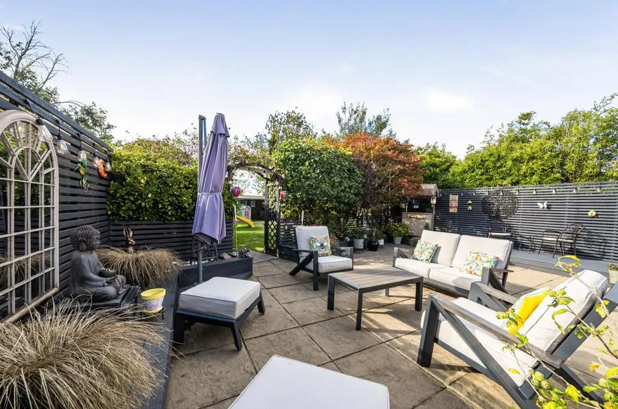 Raven Crescent, Westcott, HP18, photo 18