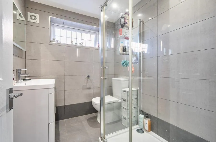 Raven Crescent, Westcott, HP18, photo 15