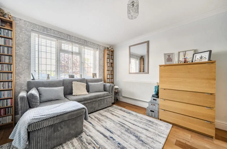 Raven Crescent, Westcott, HP18, photo 7
