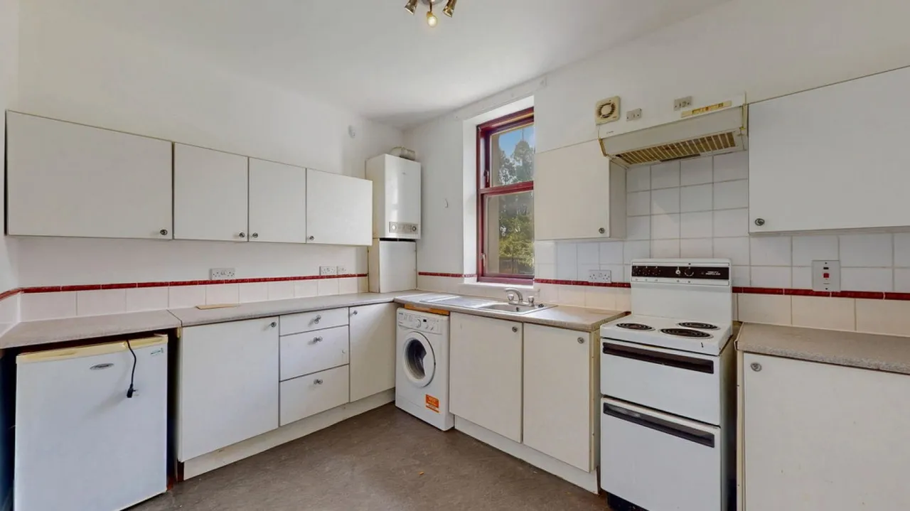 2061 Dumbarton Road, Glasgow, photo 5