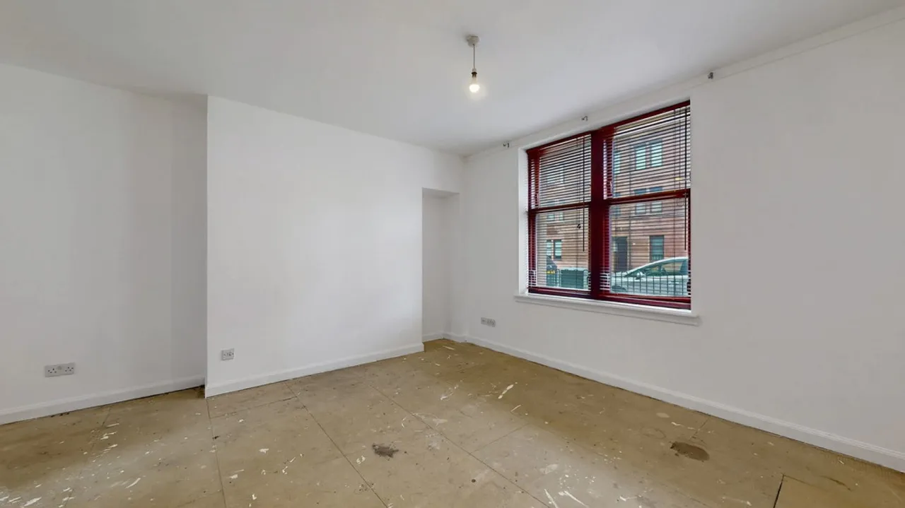 2061 Dumbarton Road, Glasgow, photo 2