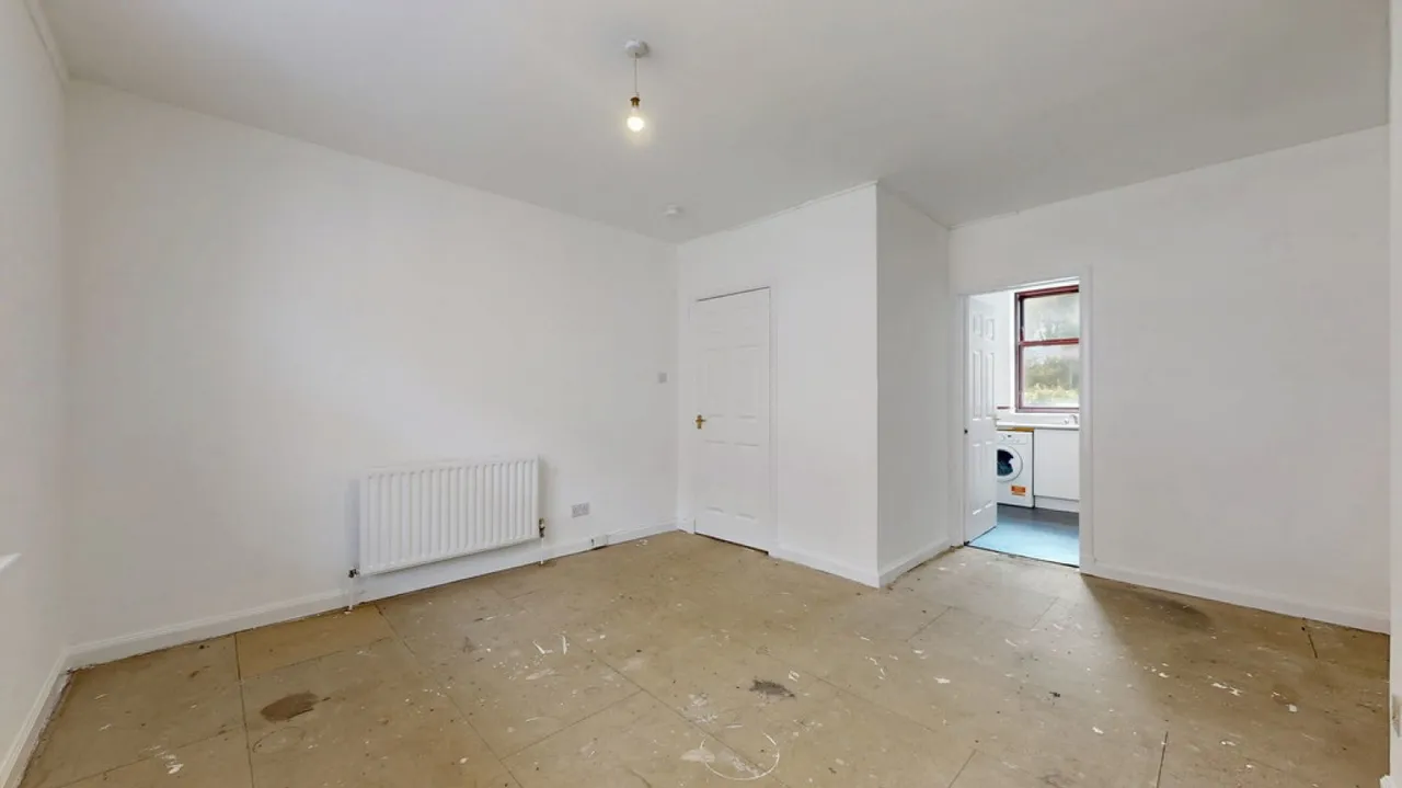 2061 Dumbarton Road, Glasgow, photo 4