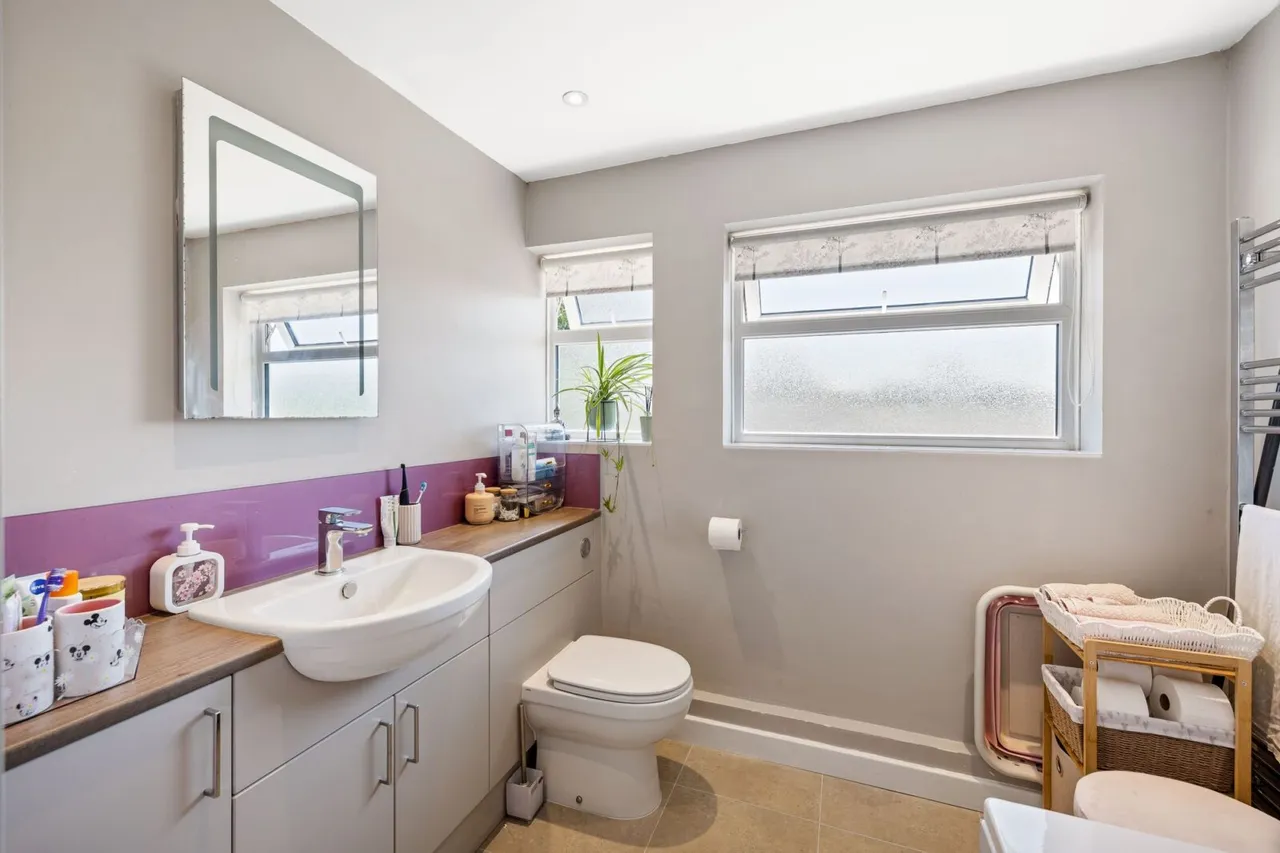 Garden Wood Road, East Grinstead, East Grinstead, RH19 1SD, photo 9