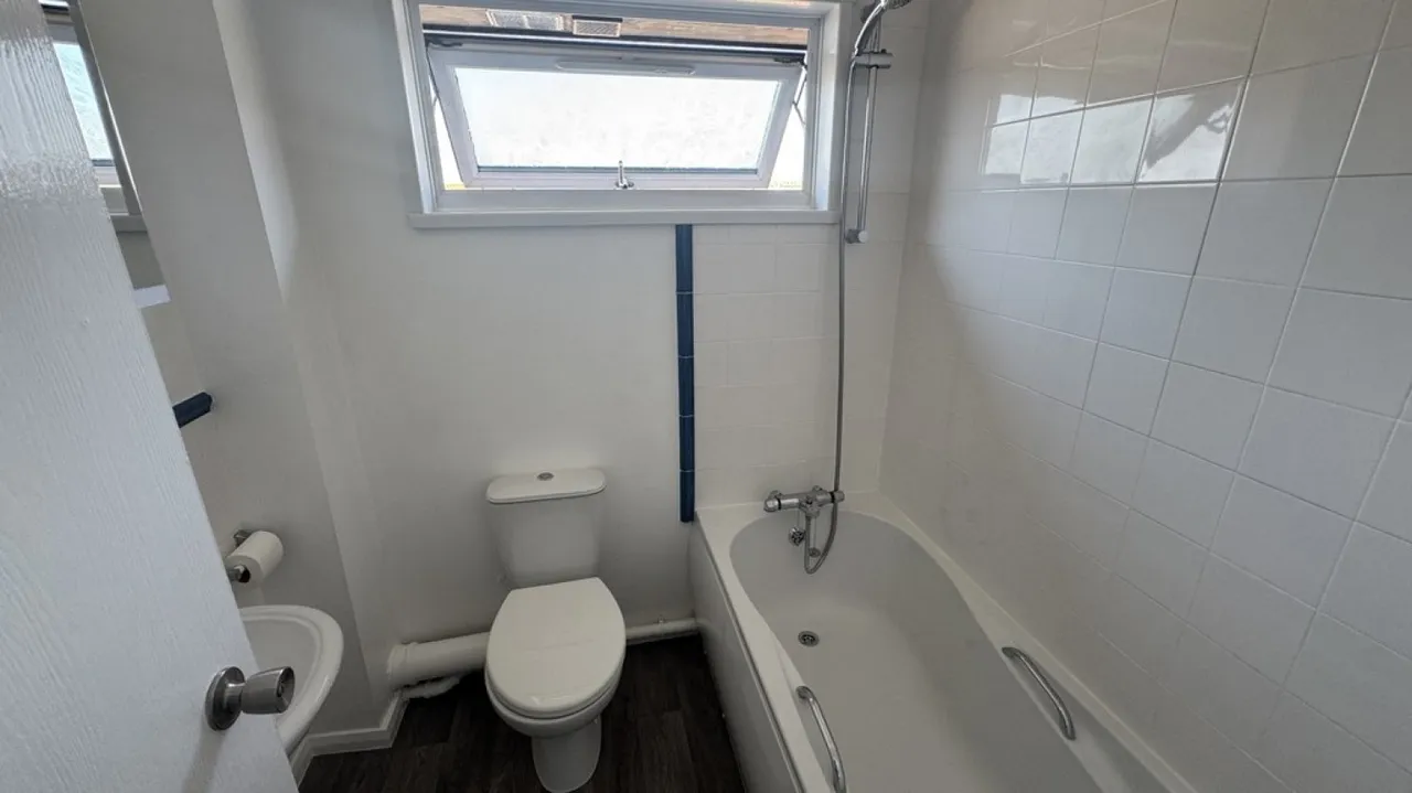 Bremeridge Road, Westbury, photo 8