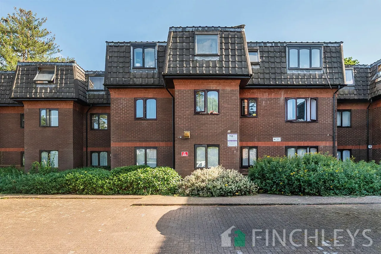 2 bed flat for sale, Woodridge Close, Enfield, EN2
