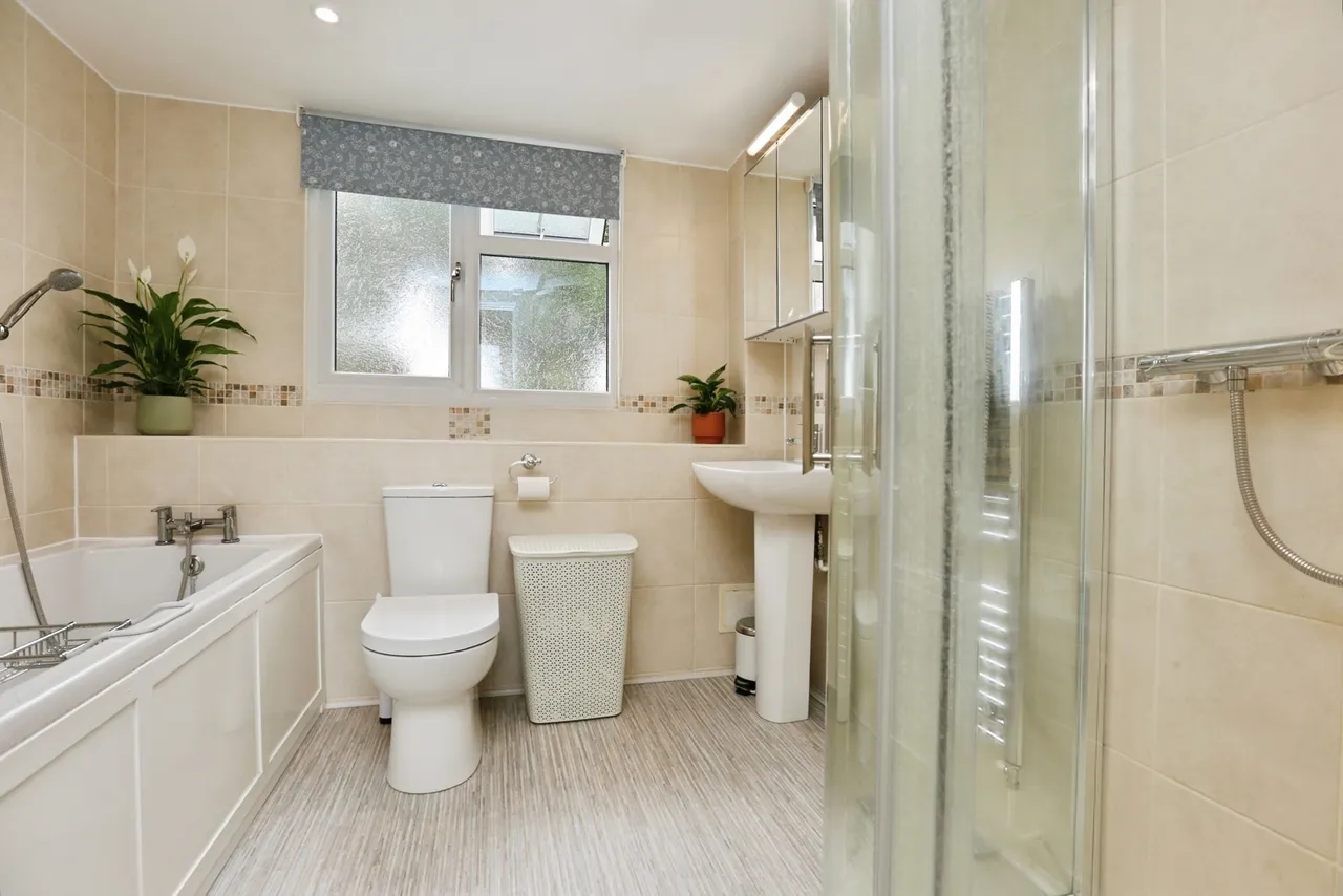 Sarum Road, Chandler's Ford, SO53, photo 10