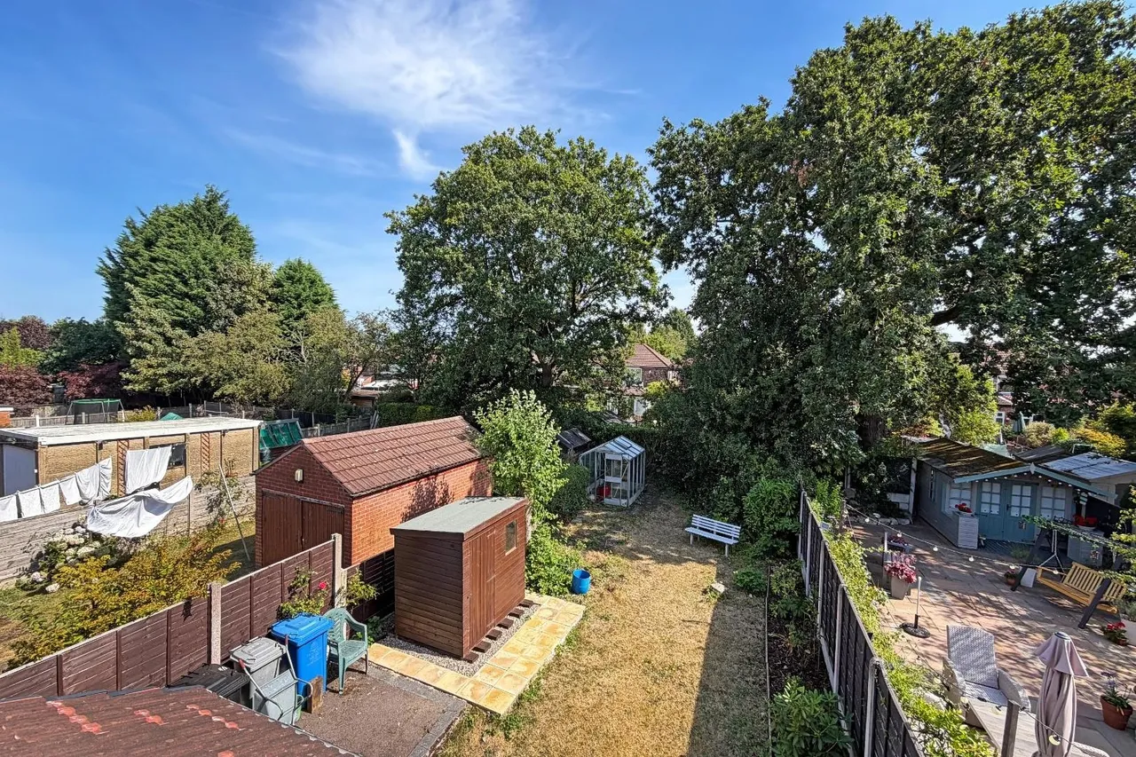 Crofton Avenue, Timperley WA15 6BZ, photo 27