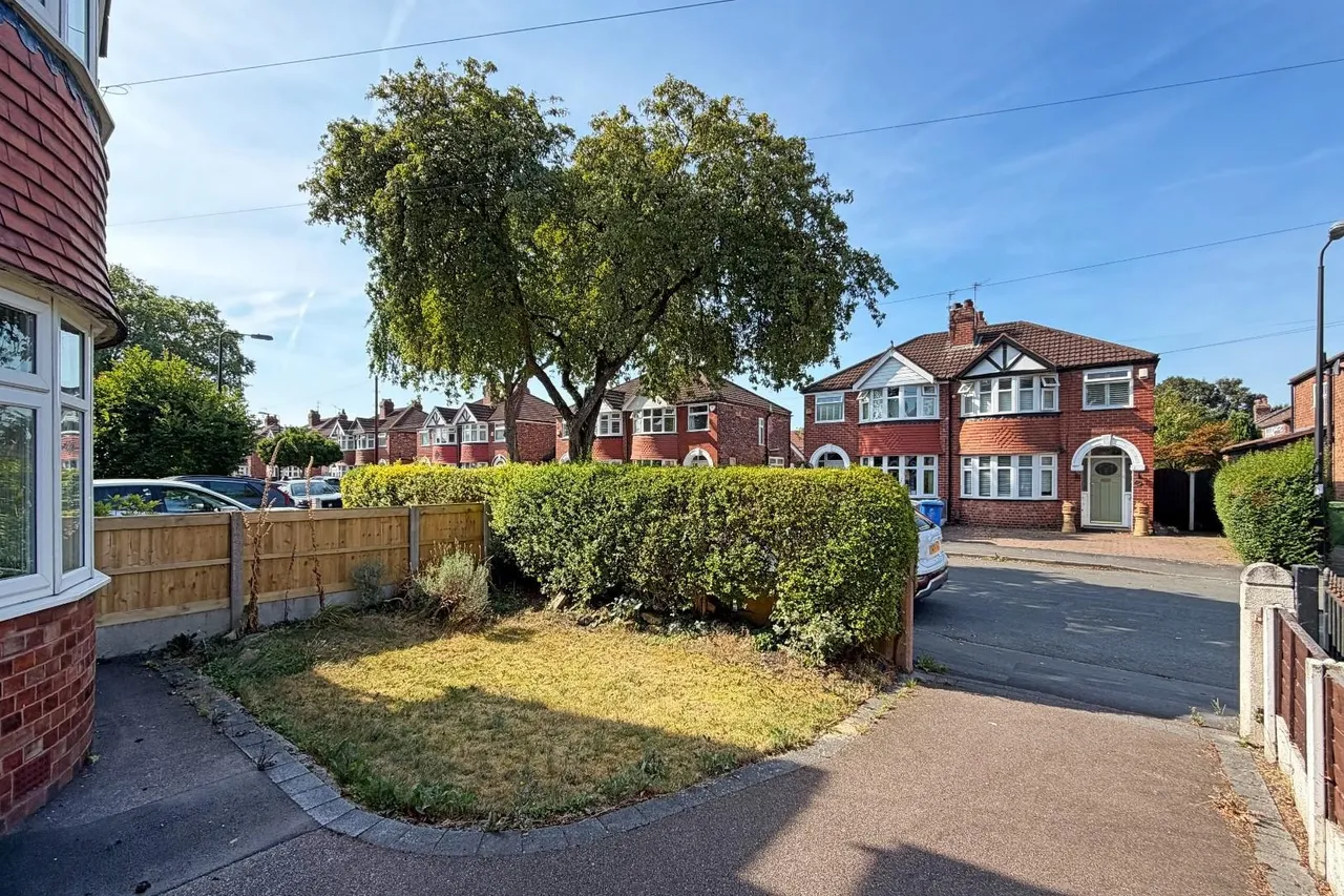 Crofton Avenue, Timperley WA15 6BZ, photo 28