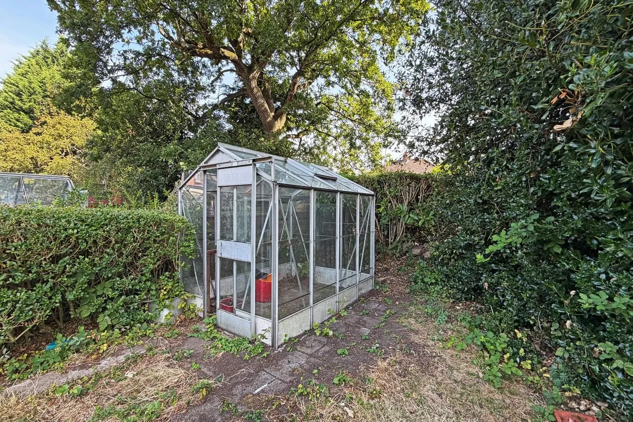 Crofton Avenue, Timperley WA15 6BZ, photo 23