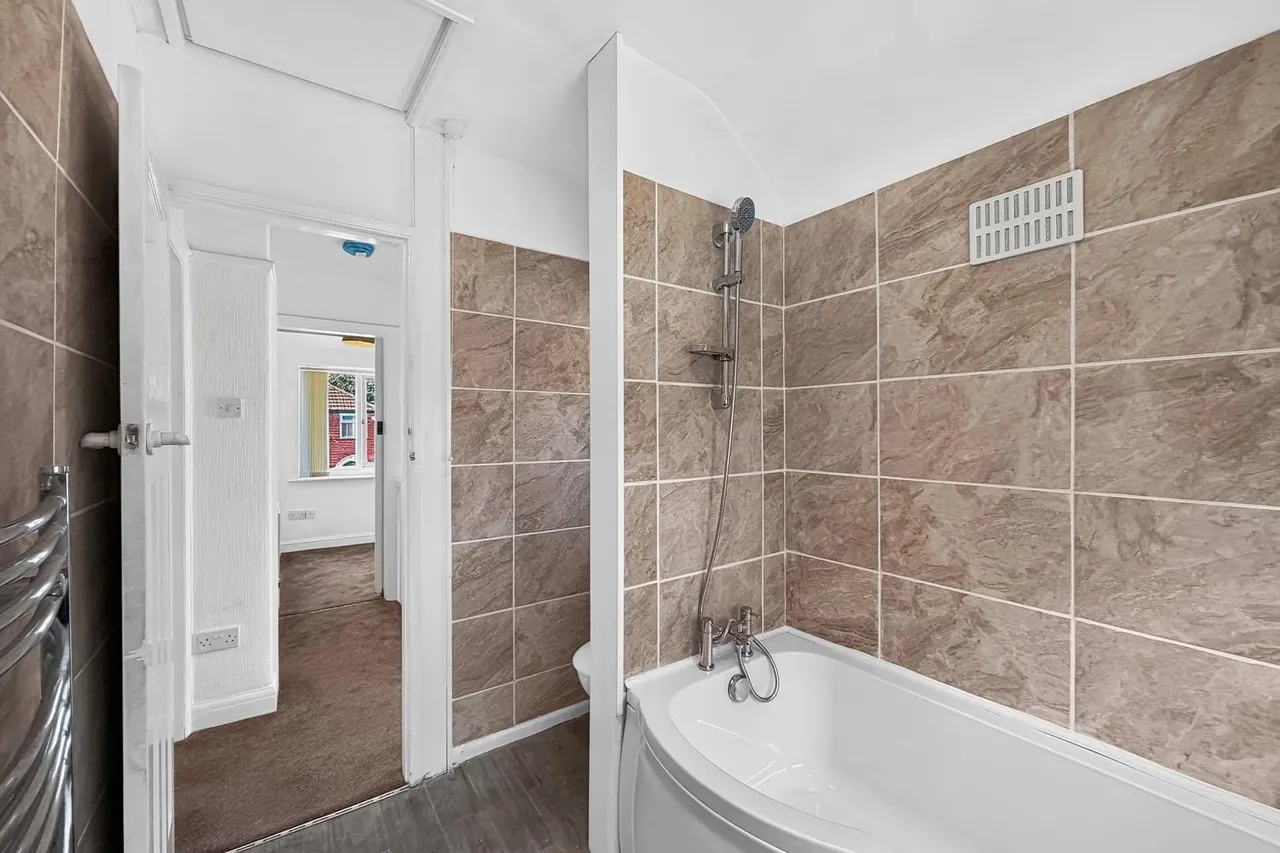 Crofton Avenue, Timperley WA15 6BZ, photo 21