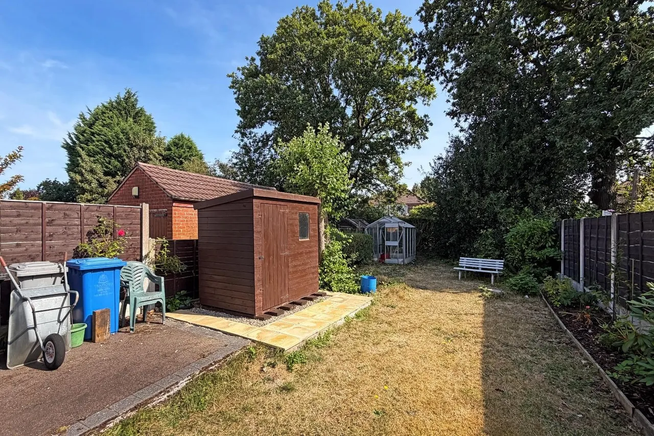 Crofton Avenue, Timperley WA15 6BZ, photo 6