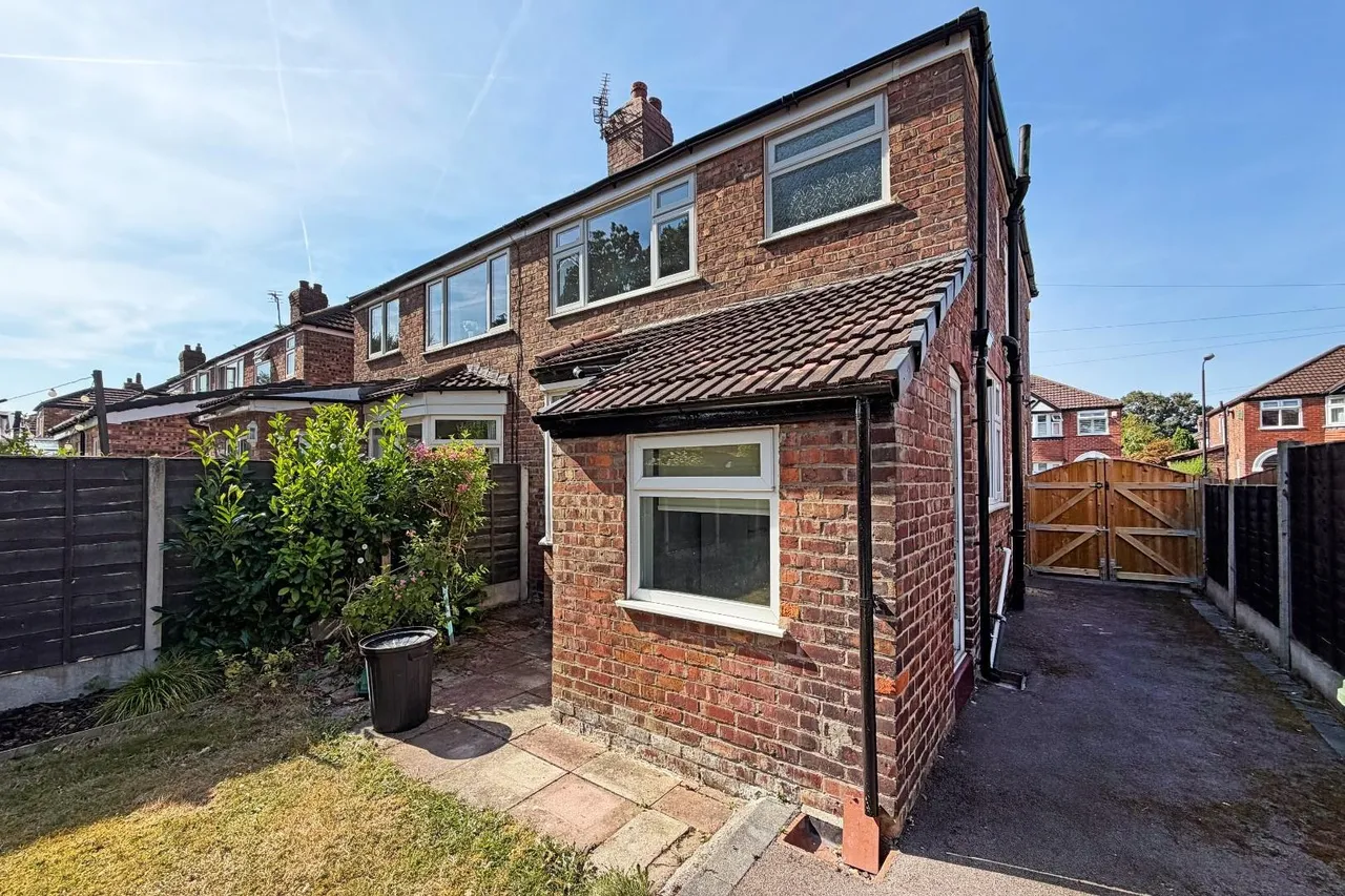 Crofton Avenue, Timperley WA15 6BZ, photo 25