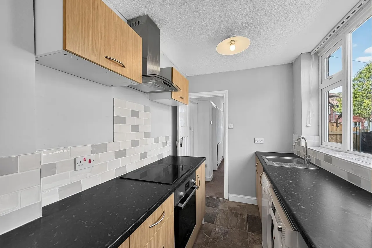 Crofton Avenue, Timperley WA15 6BZ, photo 9