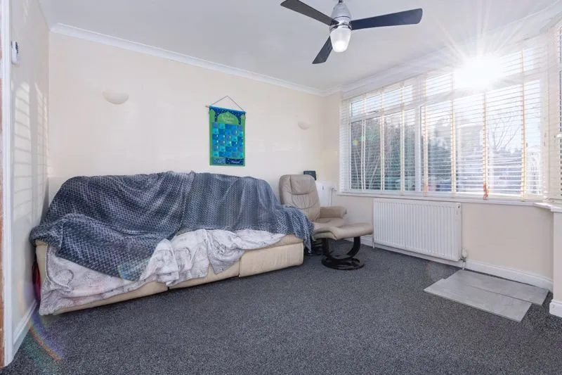 Wickstead Avenue, Luton LU4 9DW, photo 9