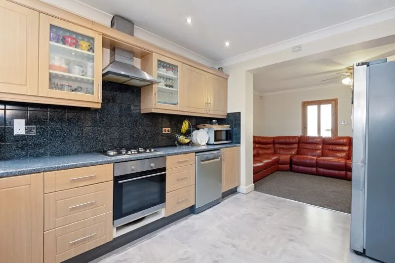 Wickstead Avenue, Luton LU4 9DW, photo 7