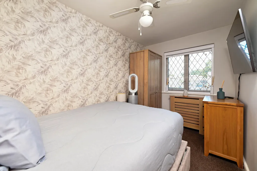 Silver Hill, College Town, GU47, photo 7