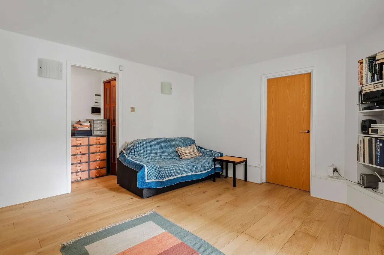 York House, 14 Highbury Crescent, London, N5 1RP, photo 4