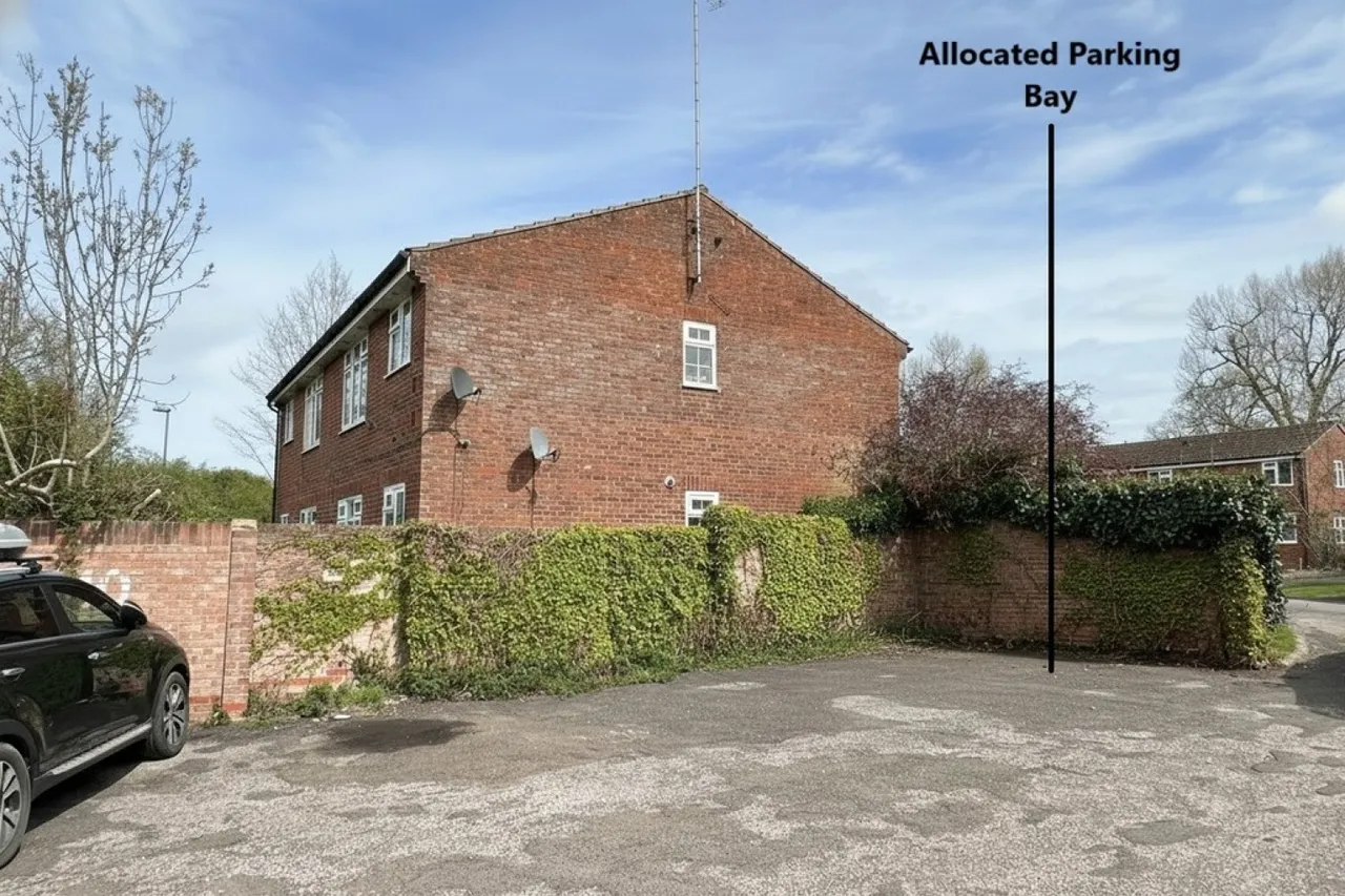 Horsham, West Sussex, photo 9