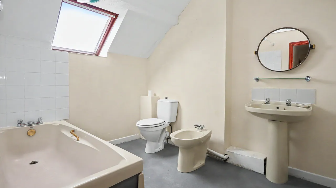 St. Georges Court, Glastonbury, photo 7