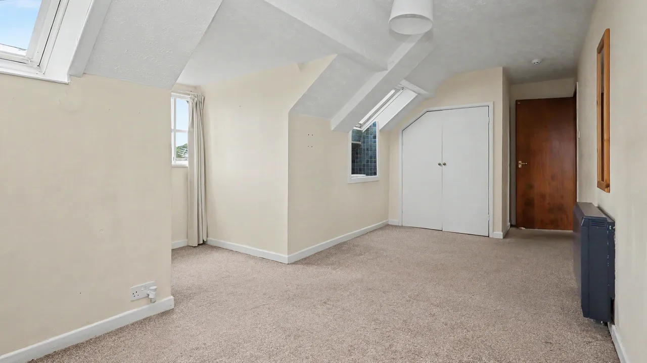 St. Georges Court, Glastonbury, photo 5
