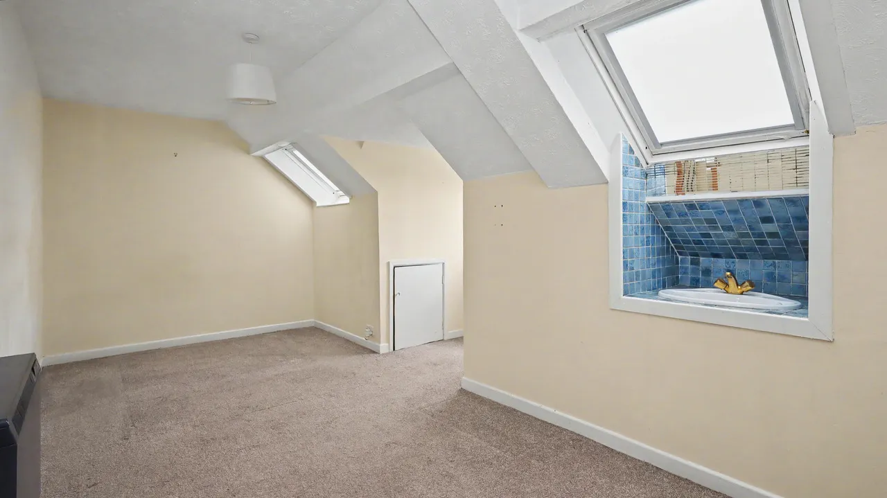 St. Georges Court, Glastonbury, photo 4