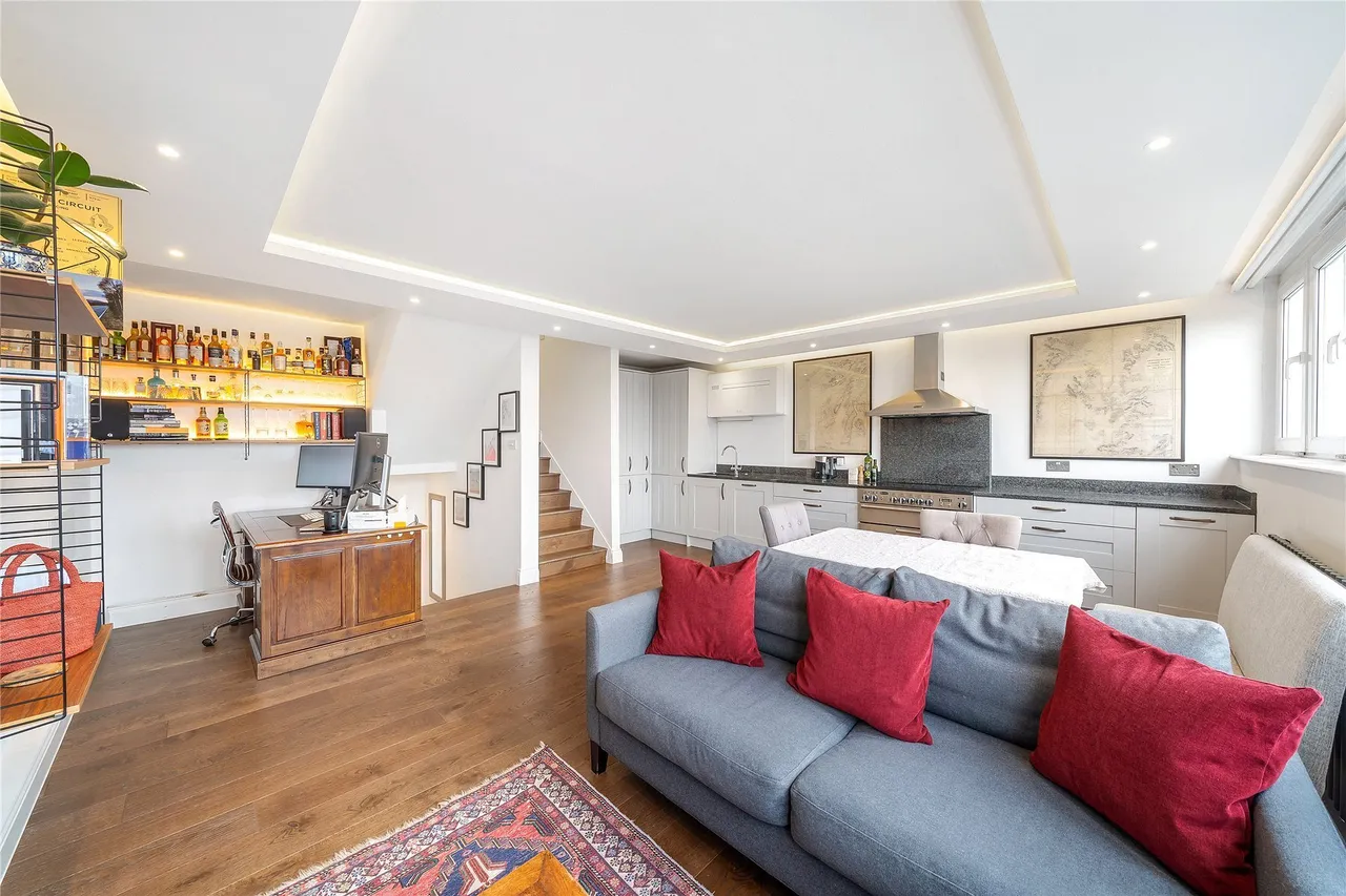 2 bed flat for sale — Semley House, Semley Place, London, SW1W